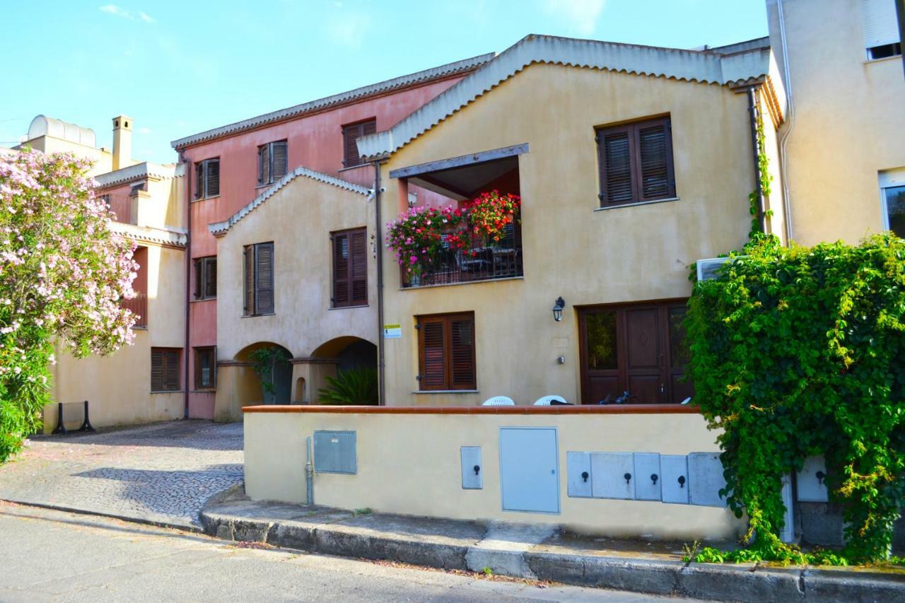 Casa Vacanza Porto Frailis Gia Porto Frailis B&B Àrbatax Eksteriør billede
