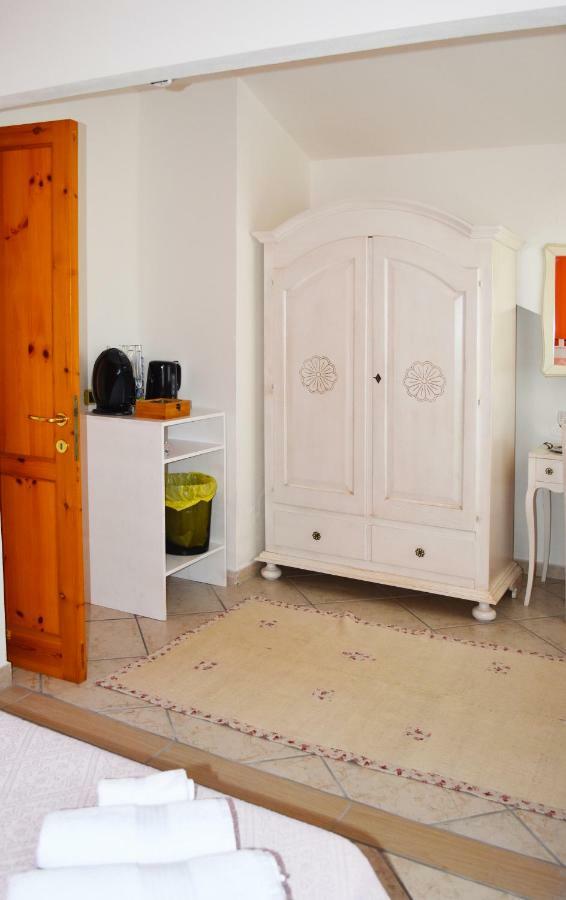 Casa Vacanza Porto Frailis Gia Porto Frailis B&B Àrbatax Eksteriør billede