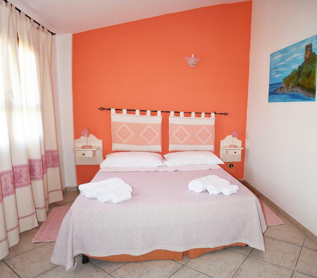 Casa Vacanza Porto Frailis Gia Porto Frailis B&B Àrbatax Eksteriør billede