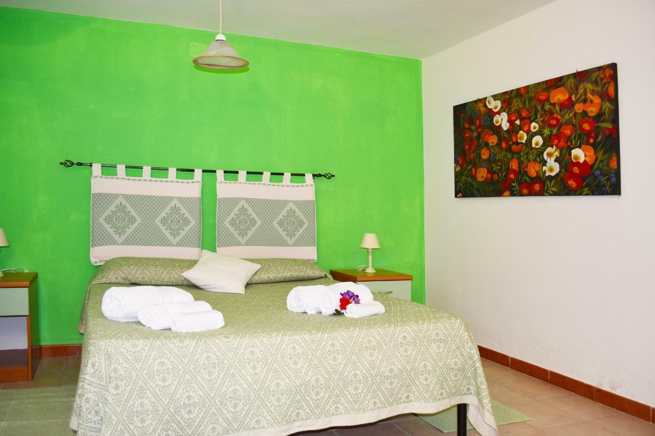 Casa Vacanza Porto Frailis Gia Porto Frailis B&B Àrbatax Eksteriør billede